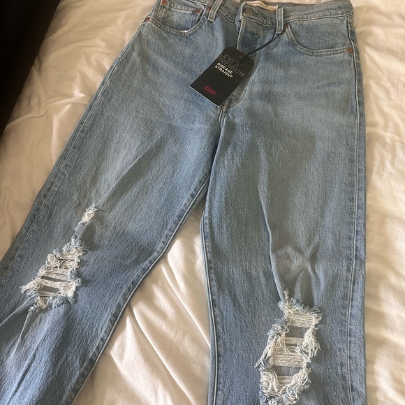 Levi’s Ribcage Straight - Picture 3 of 5